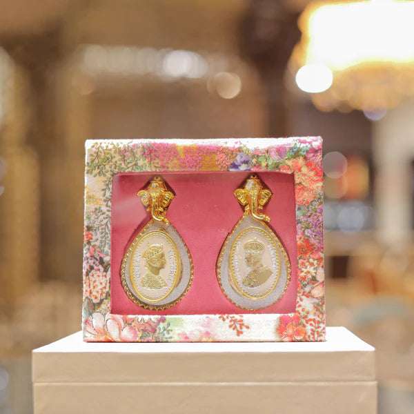 999.9 Purity King Queen Silver Coins With Gift Wrap For Diwali ( Pack Of 2) 10 gram silver coin Rakva