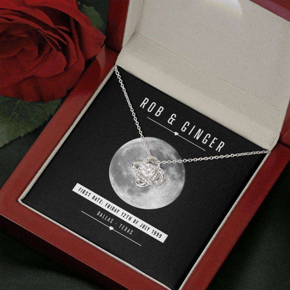 Girlfriend Necklace, Wife Necklace, Pesonalized Moon Phase Necklace, Girlfriend Gift, Wife Gift, Moon Phase Gift, Custom Name For Karwa Chauth Rakva